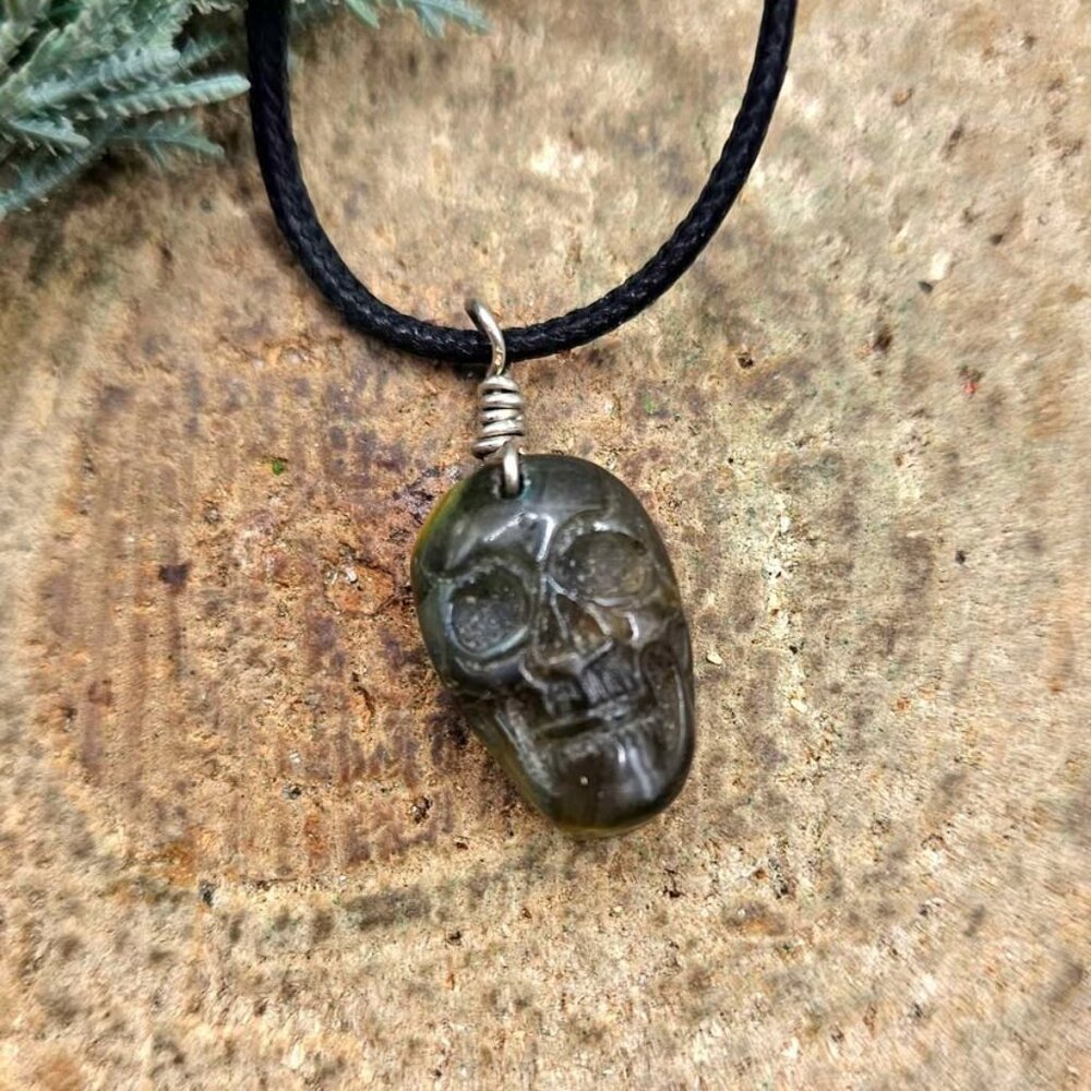 Nature Labradorite Carved Skull Pendant Necklace - Picture 4 of 10